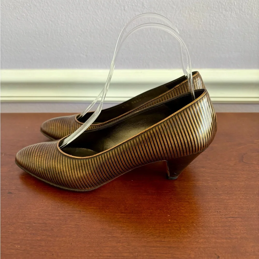 Bally Gold Brown Leather Kitten Heels EU 36 Italian Pumps